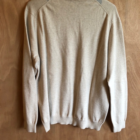 Banana Republic V-Neck Argyle Sweater Tan. - Picture 3 of 5